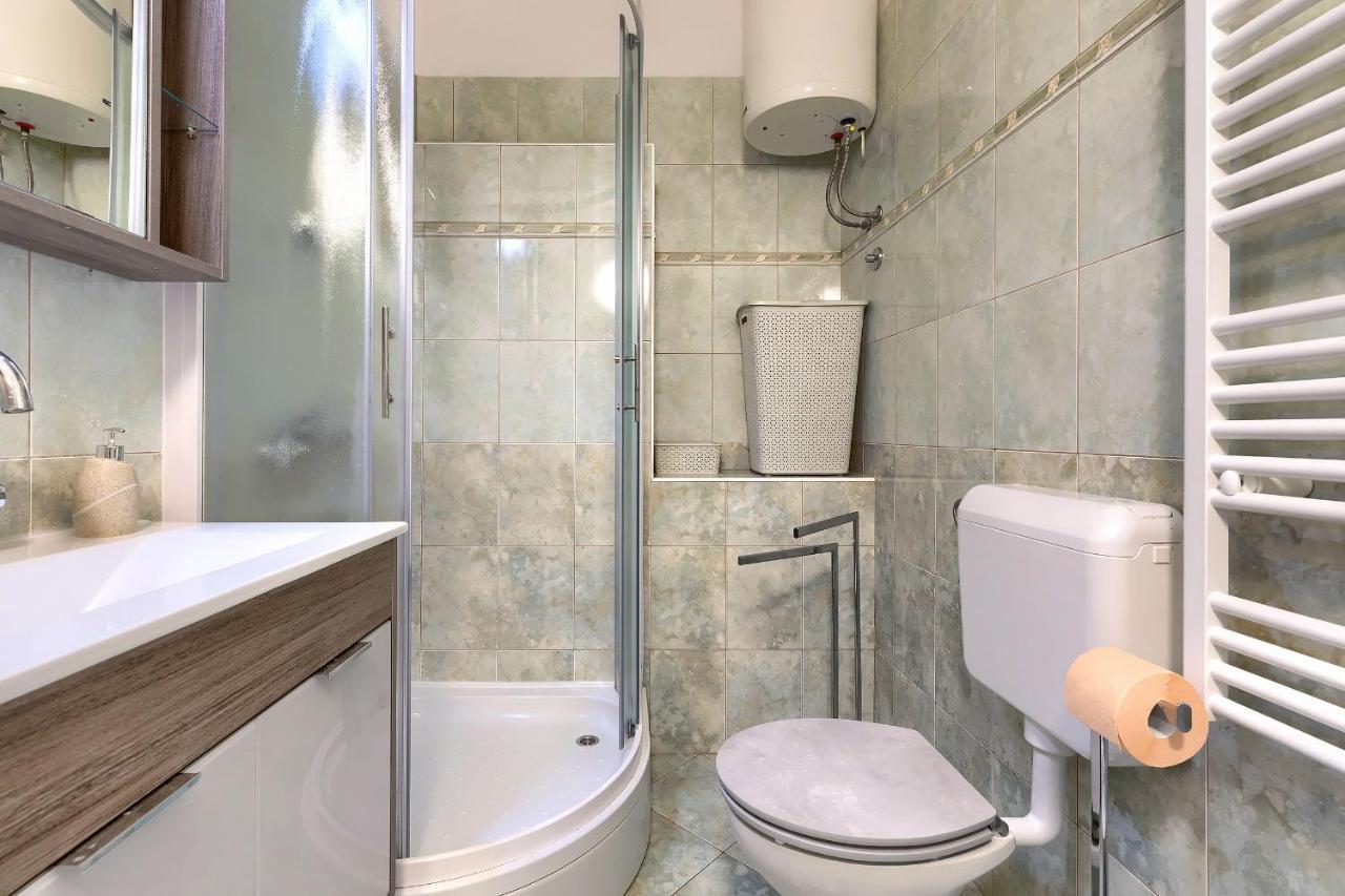 Stylish Flats With Two Bedrooms In Premantura Exterior foto