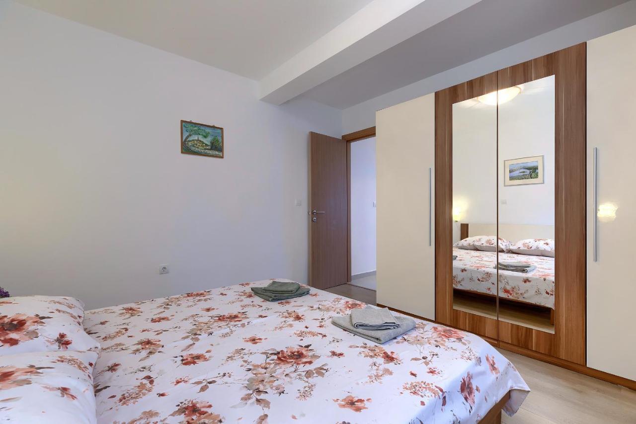 Stylish Flats With Two Bedrooms In Premantura Exterior foto