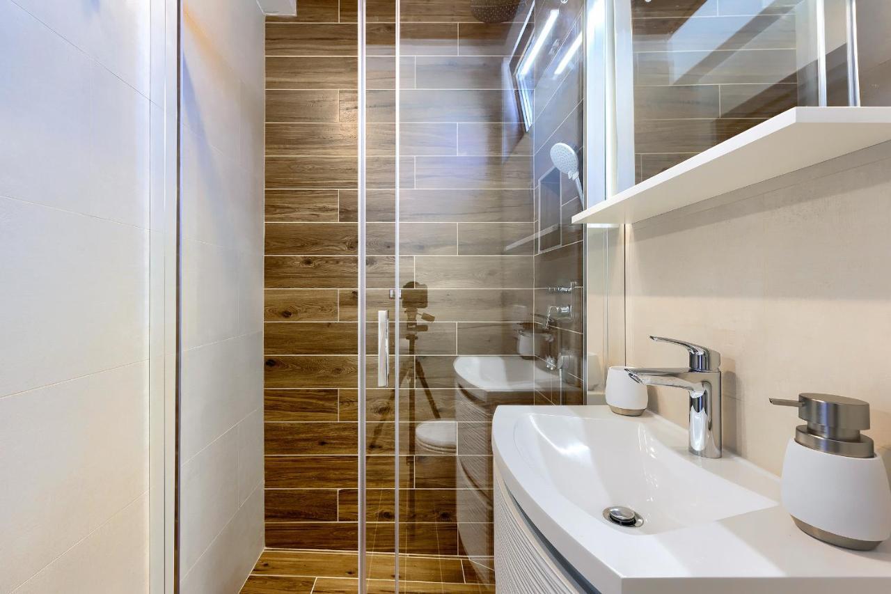 Stylish Flats With Two Bedrooms In Premantura Exterior foto